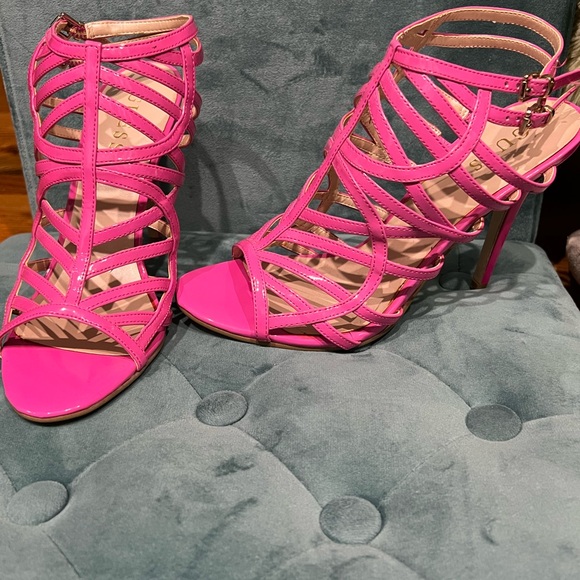 Guess Barbie Pink strappy heels - Picture 3 of 3